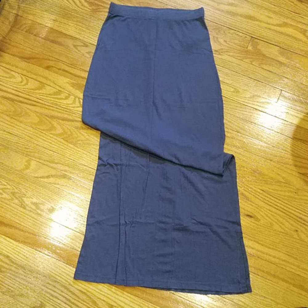 Floor length skirt with side slit
